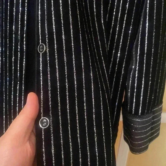 🎥⭐️⭐️🎥  Gorgeous 🎥⭐️⭐️🎥Blazer long sleeve with vertical shining lines - Picture 4 of 9